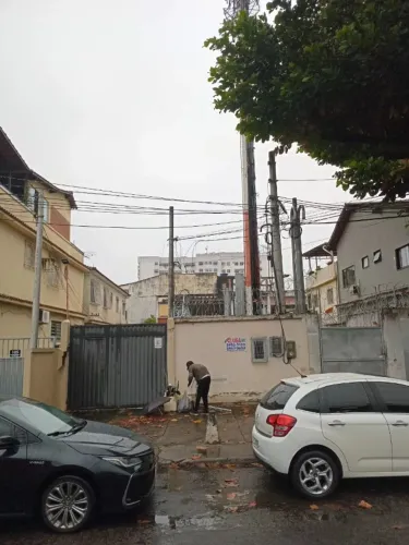 ÓTIMA CASA DE 3 QUARTOS NO CAMPINHO PERTO DA EST INT MAGALHÃES.