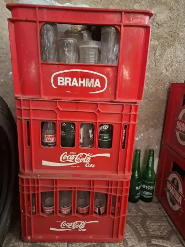 Engradado e garrafas ks