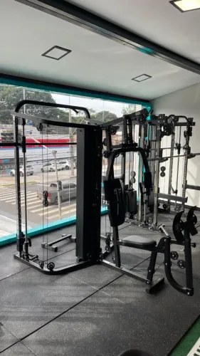 M- ESTAÇÃO DE MUSCULAÇÃO COMPLETA COM SMITH, QUALIDADE PROFISSIONAL. PREÇO DE OPORTUNIDADE