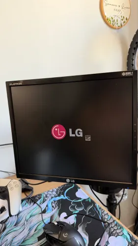 Monitor LG e Suporte articulado