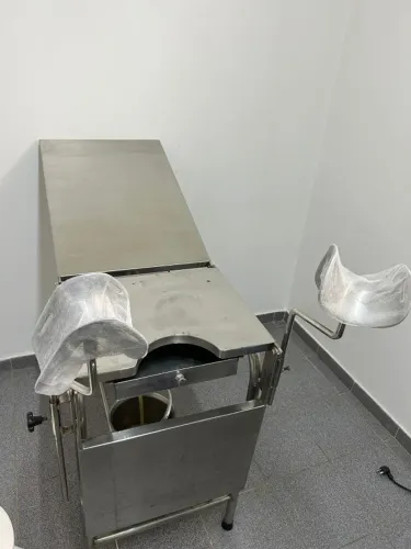 mesa de exame ginecológico ou obstétrico