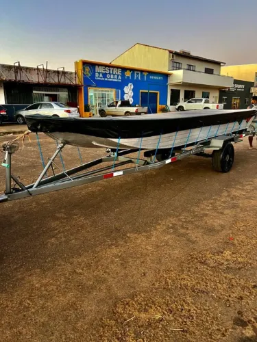 VENDO CONJUNTO COMPLETO DE EMBARCAÇÃO - PRONTO PRA USO