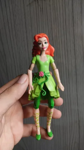 Action figure hera venenosa DC