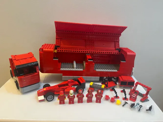 Lego Speed Champion Caminhão Ferrari 2005