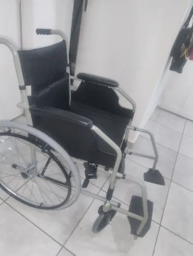Cadeira de rodas d100