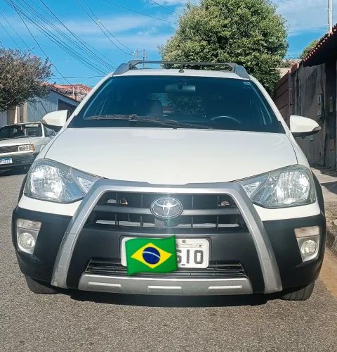 Toyota Etios Cross 1.5 Flex 16V 5P Mec. 2015