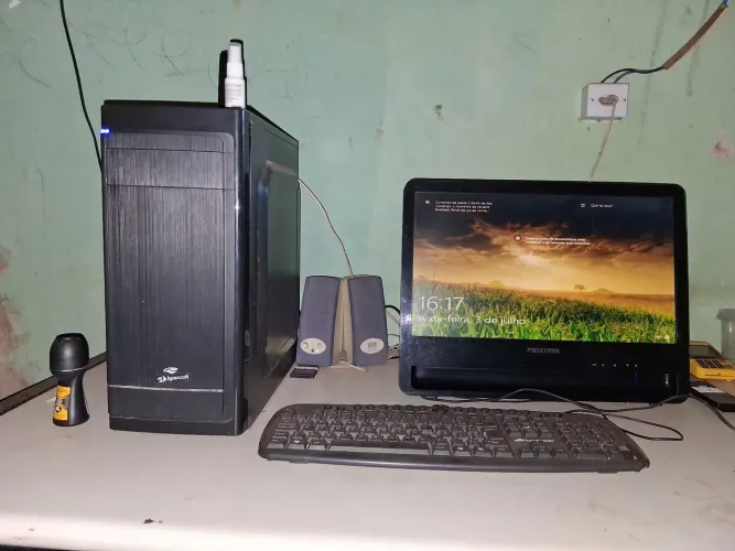 Vende pc funcionando perfeitamente já com Wi-Fi