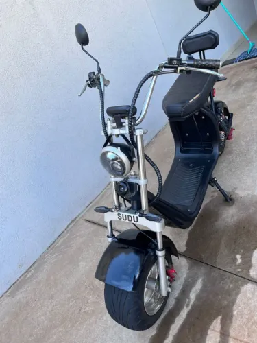 Scooter elétrica 2.000w única dona