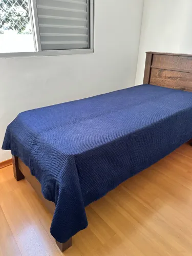 Vendo cama solteiro com colchão 