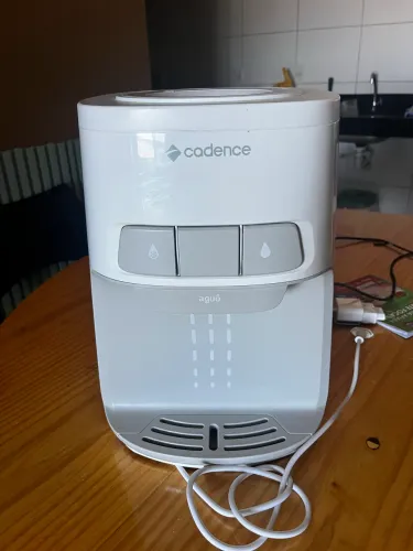 GELAGUA SEMINOVO MARCA CADENCE. SEM MARCAS DE USO!!