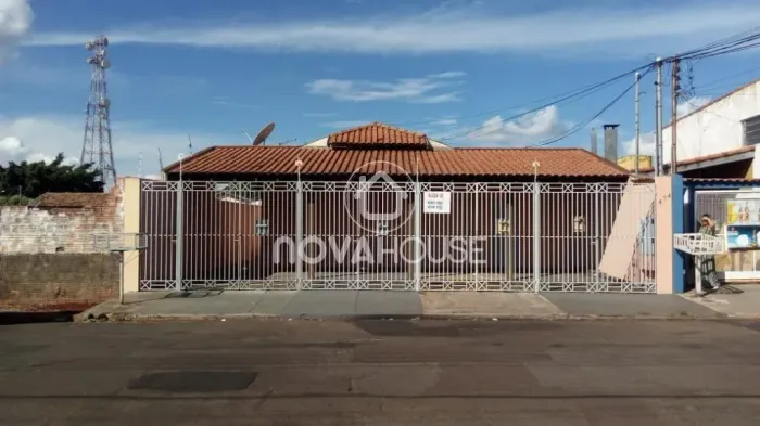 CASA COM 2 DORMITÓRIOS À VENDA, 360 M²