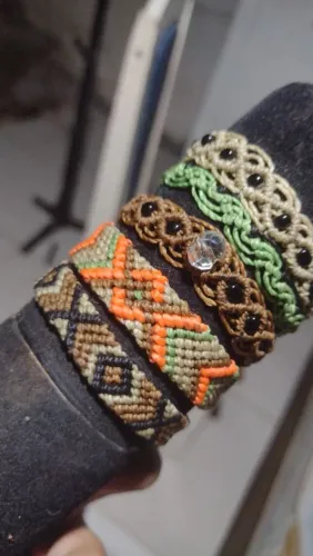 Pulseiras artartesanais feitas à mão | Macramê e pedras naturais