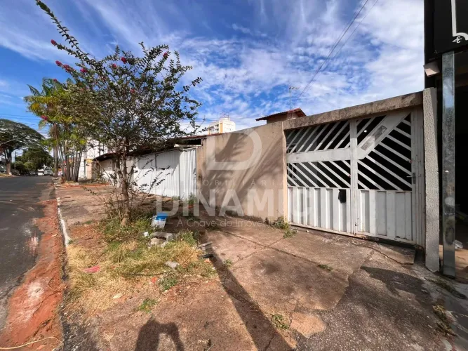 Kitnet para Locação no Jardim Vila Boa | 1 Quarto com Garagem