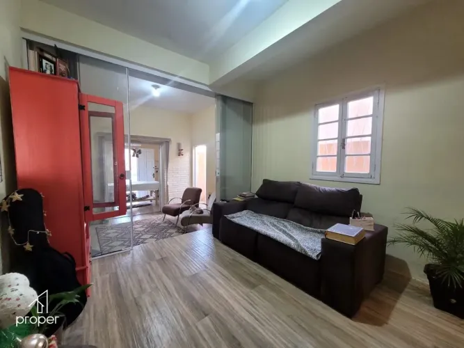 Ótima casa no Laranjal com excelente posição solar - Pelotas/RS