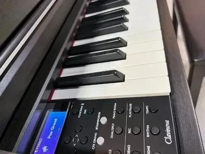 Yamaha Clavinova CLP745 DW