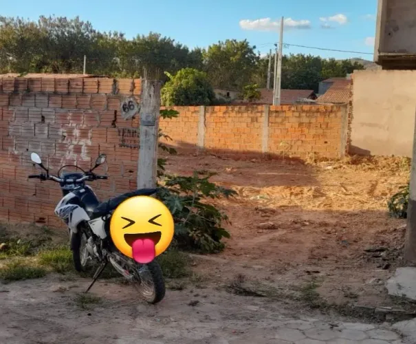 Lote a venda em porteirinha 