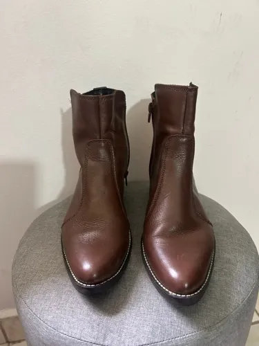 Bota Marrom bico redondo