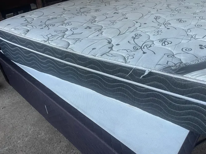 WhatsApp * Vendo cama com colchão Colchão de molas ensacadas Marca Ortobom