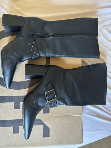 Bota Off tamanho 36