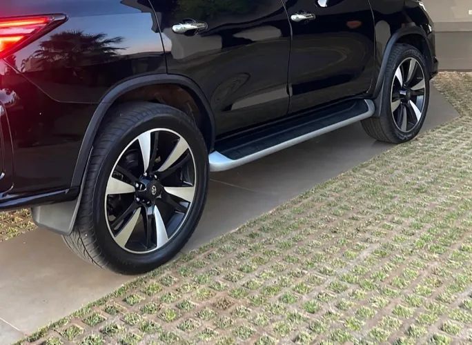 Vendo 4 rodas aro 22 com pneus novos