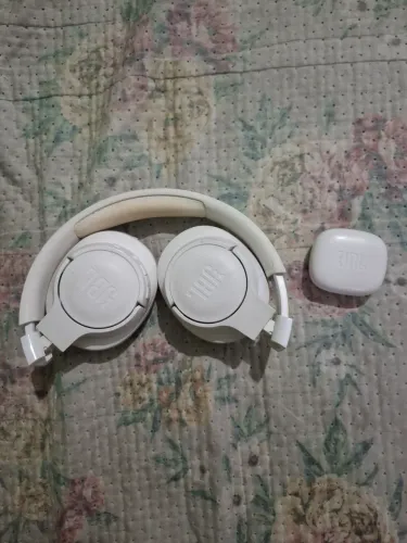 Fones de ouvido JBL