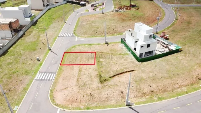 Terreno em condomínio clube no Santa Cândida