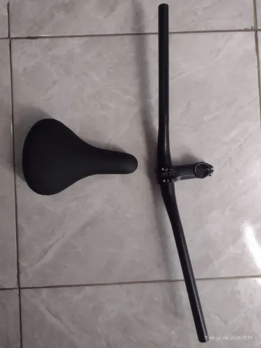 Mesa, guidão e banco semi novo 