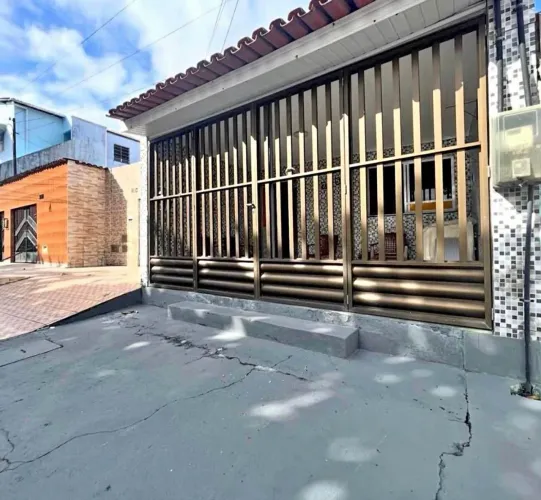 CASA NA SANTA LÚCIA / W