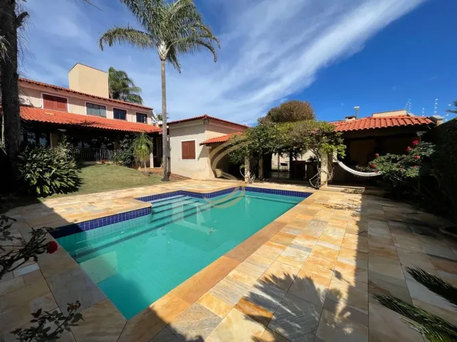 Exclusividade no Jardim Santa Tereza: Casa de Luxo com Piscina e Campo