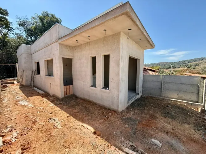 Casa Moderna 2 Quartos com Quintal Recanto do Sol (Fazenda Velha) | Florestal/MG
