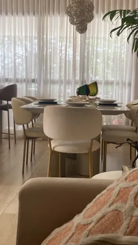 6 Cadeiras + 2 Banquetas Linea I de Alto Padrão - Vivence