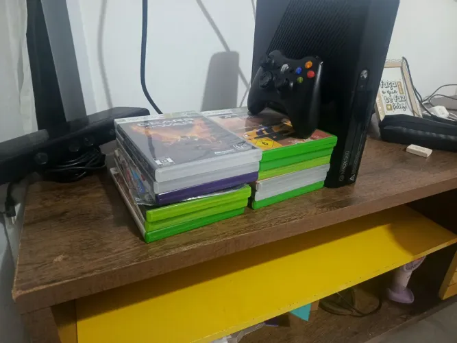 Xbox 360 desbloqueado com Kinect+ 14 jogos e controle impecável