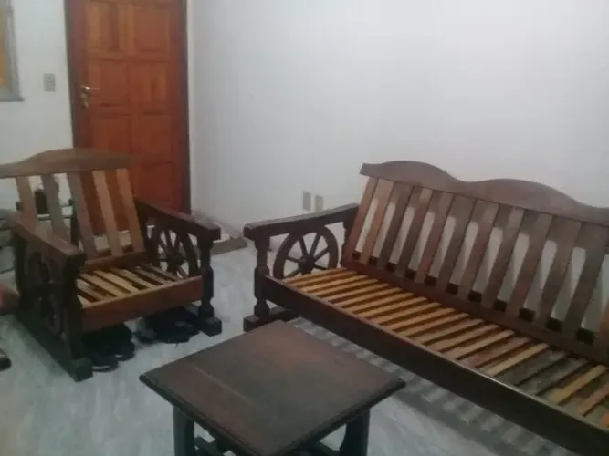 Jogo de sofá madeira jatoba 3 e 2 lugares