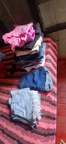 Vendo pecas de roupas feminina pra adulto e pra menina