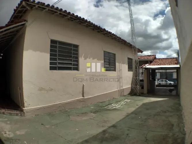 Casa com 2 dormitórios para alugar por R$ 2.160,00/mês - Centro - Sumaré/SP