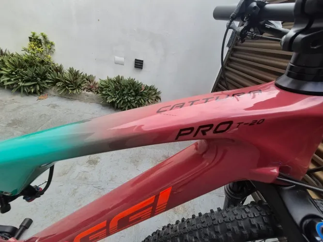 Bike OGGI CATURRA Pro t20 2023, com NF. Cassete, Corrente, Câmbio e Passador NOVOS XT