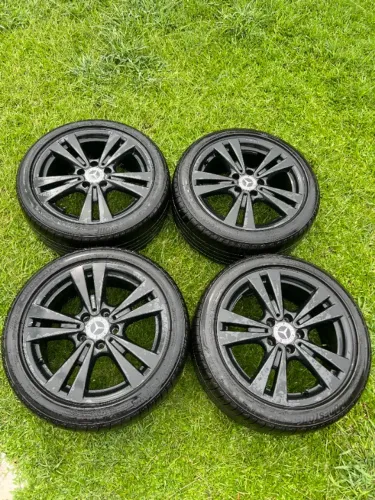 Kit 4 rodas aro 17 + pneus originais Mercedes-Benz A200.