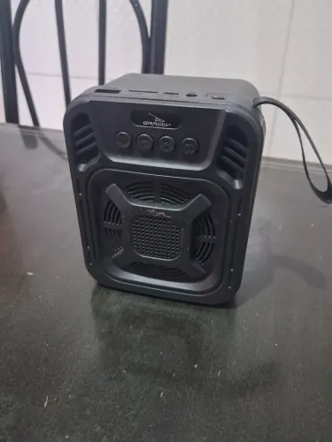 Caixinha de Som Bluetooth à Venda