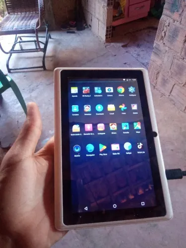 Tablet e13 lite pra vender hoje novo de verdade falta apenas os plásticos do volume