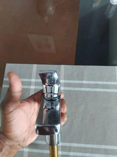 Vendo torneira p banheiro nova