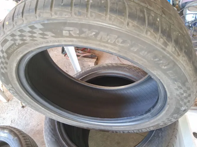 2 Pneus 215/50/17  novo