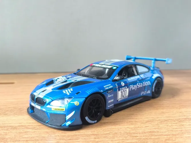 Miniatura BMW M6 Gran Turismo escala 1:24 luz e som