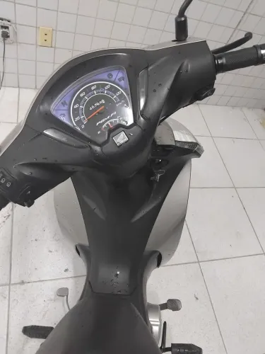 Biz 110i, 2023 prata!