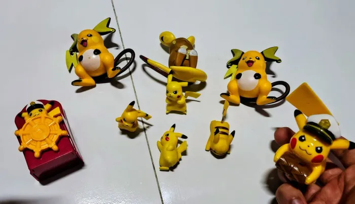 9 miniaturas - Pikachu - Pokemon
