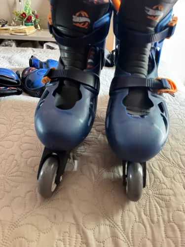Patins Hotweels ajustável 38/40 BARBADA