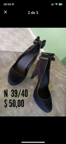 Sapato de salto da marca melissa