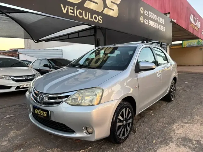 Toyota Etios Platinum Sed. 1.5 Flex 16V 4P Mec. 2014