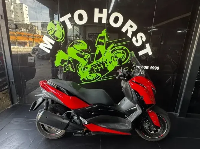 Yamaha Xmax 2023