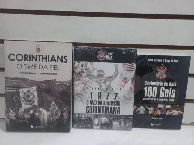 3 livros O time da fiel,O ano da Rendenç?o, Centenário de 100 gols 