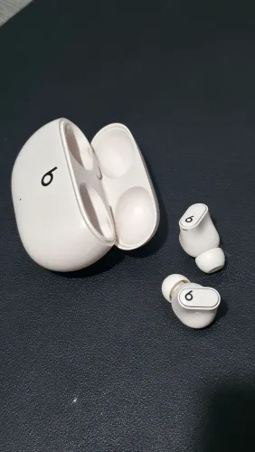 Beats Studio Buds (Apple)